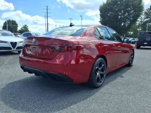 Used 2019 Alfa Romeo Giulia Ti Sport w/ Quick Order Package 22S Sport AWD/4WD image 2