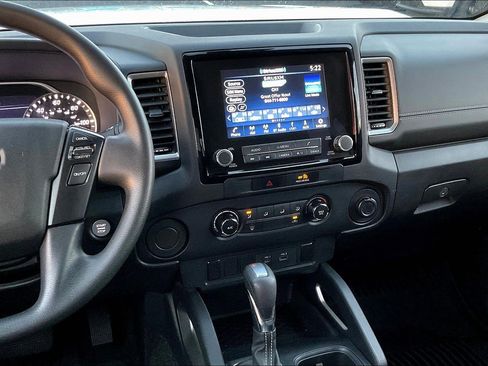 Used 2022 Nissan Frontier SV image 6