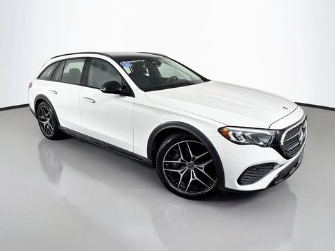 Used 2025 Mercedes-Benz E 450 4MATIC All-Terrain Wagon w/ MBUS Superscreen Package image 3