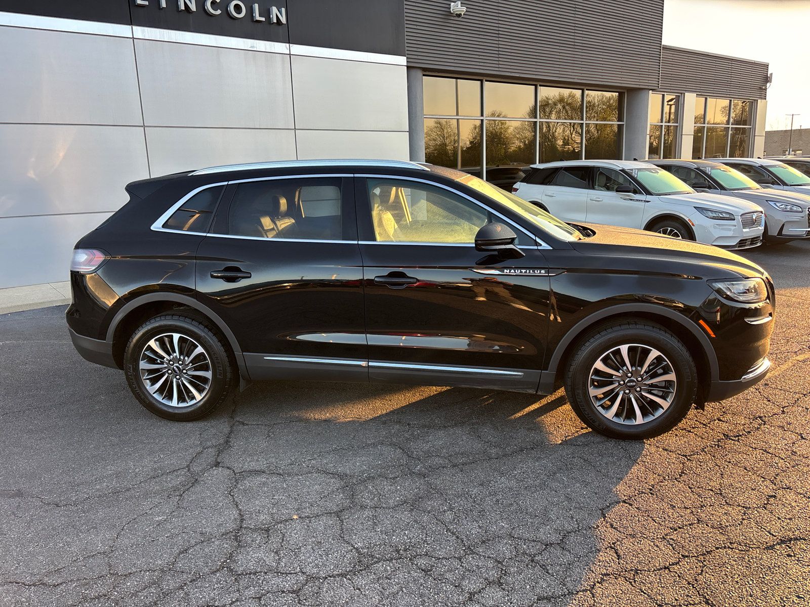 Certified 2023 Lincoln Nautilus FWD image 8