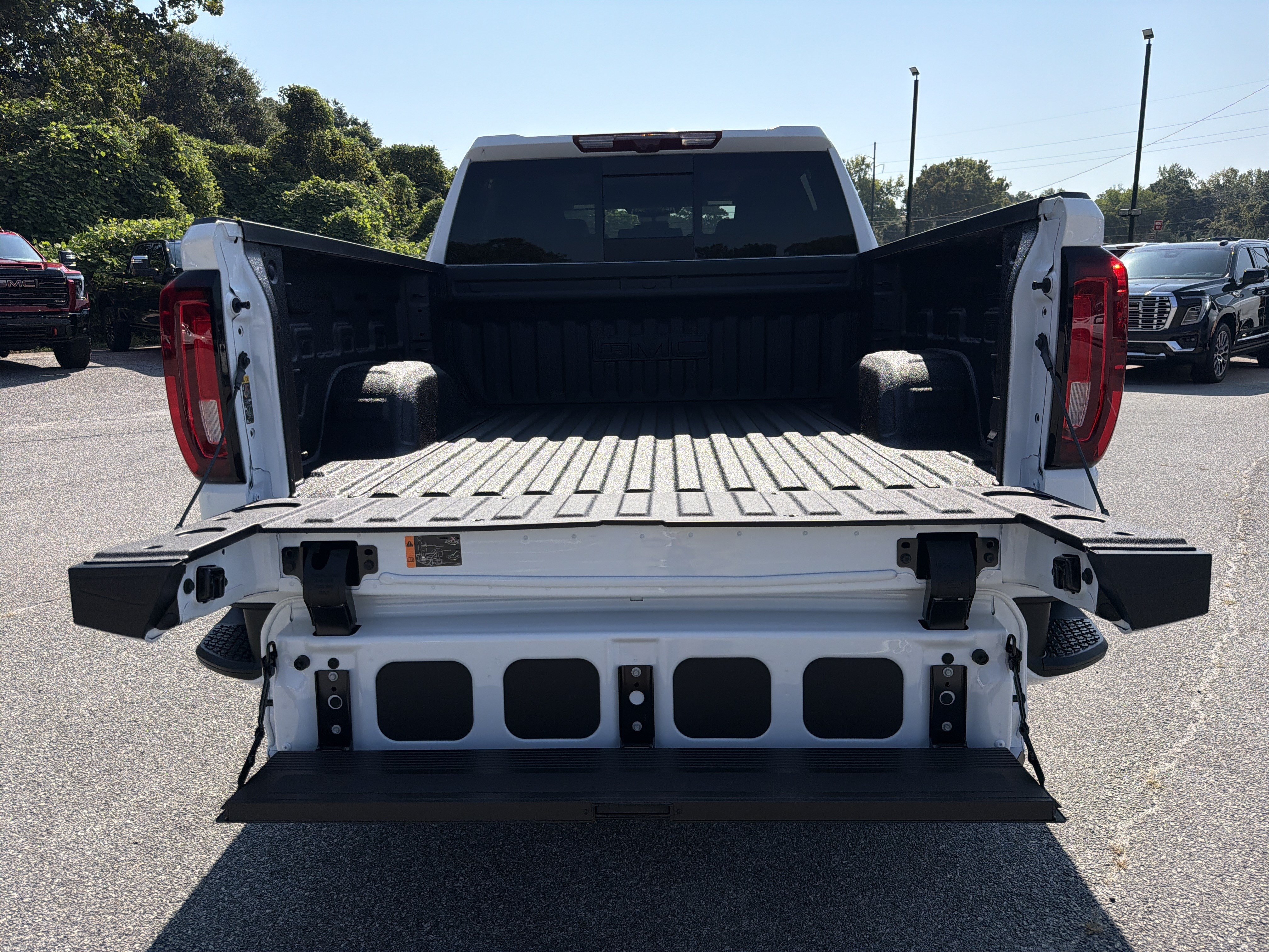 New 2026 GMC Sierra 1500 AT4 w/ AT4 Premium Package AWD/4WD image 19