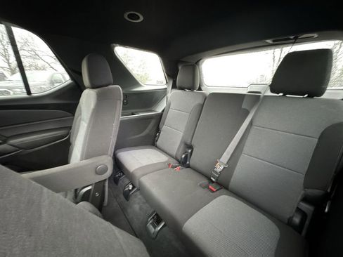 Used 2023 Chevrolet Traverse LT FWD image 23