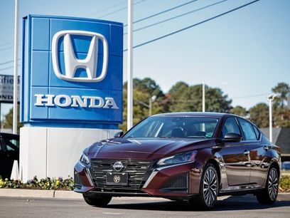 Used 2024 Nissan Altima 2.5 SV