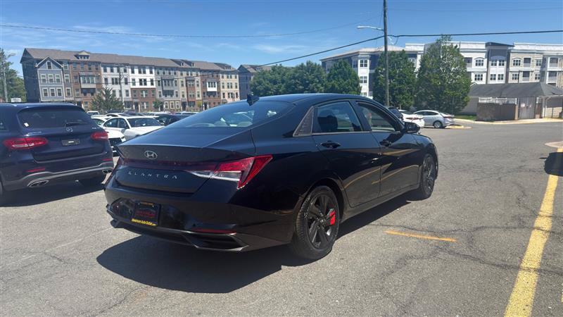 Used 2021 Hyundai Elantra SEL w/ Convenience Package FWD image 11