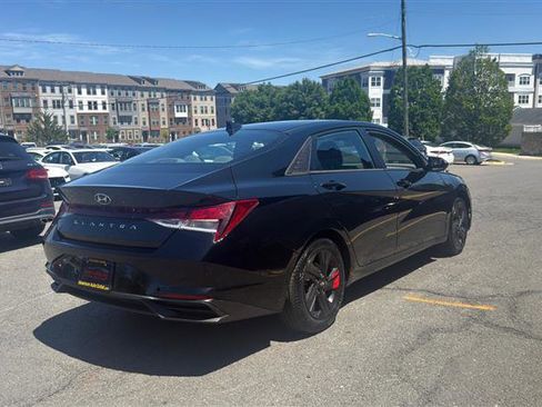 Used 2021 Hyundai Elantra SEL w/ Convenience Package FWD image 11