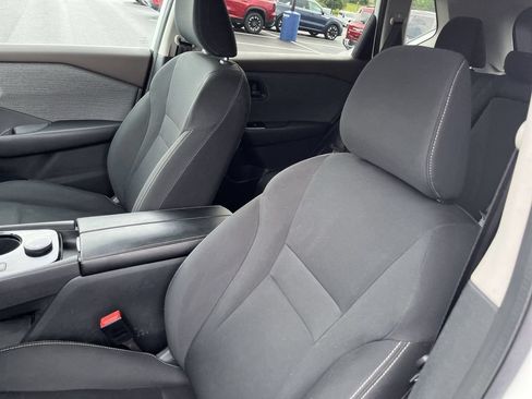 Used 2023 Nissan Rogue S AWD/4WD image 11