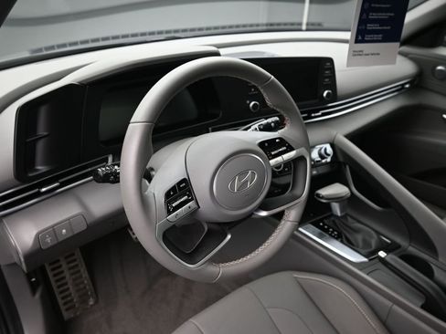 Certified 2025 Hyundai Elantra Sport image 10