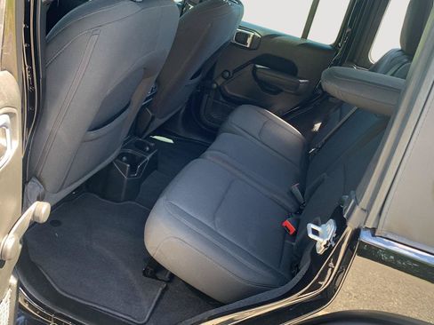 Used 2022 Jeep Wrangler Unlimited Sport AWD/4WD image 14