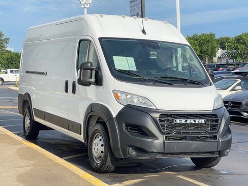 Used 2023 RAM ProMaster 2500 FWD image 2