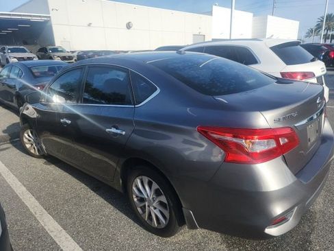 Used 2019 Nissan Sentra SV image 3