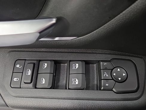 New 2026 RAM 1500 4x4 Crew Cab image 33