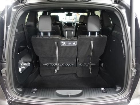 Used 2020 Chrysler Pacifica Touring-L Plus w/ Advanced Safetytec Group FWD image 22