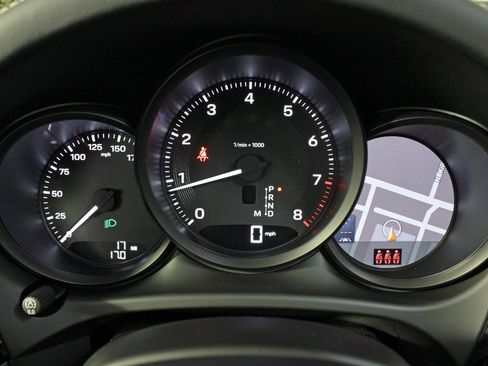 Used 2025 Porsche Macan image 21