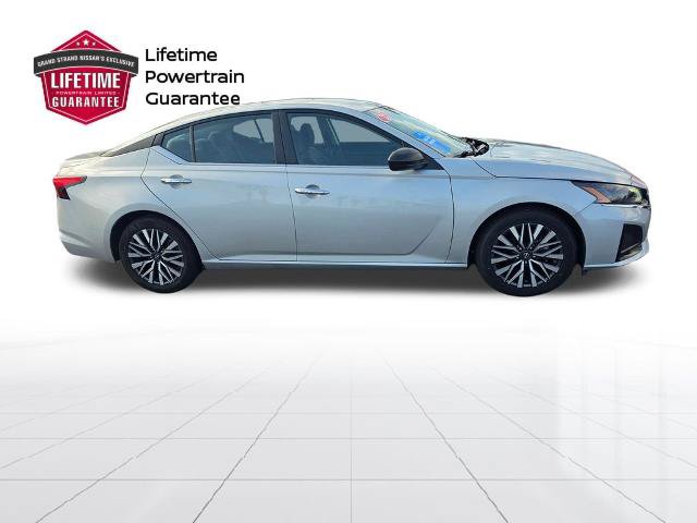Certified 2025 Nissan Altima 2.5 SV FWD image 8