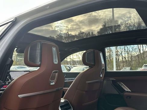 Certified 2025 BMW i7 xDrive60 image 24