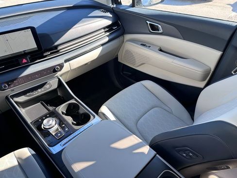 New 2026 Kia Carnival EX FWD image 24