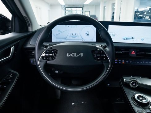 Used 2024 Kia EV6 Light image 12