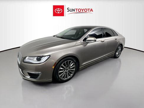 Used 2020 Lincoln MKZ w/ Convenience Package FWD image 9