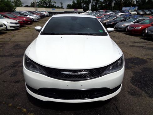 Used 2015 Chrysler 200 S image 2