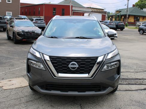 Certified 2022 Nissan Rogue SV w/ SV Premium Package AWD/4WD image 11