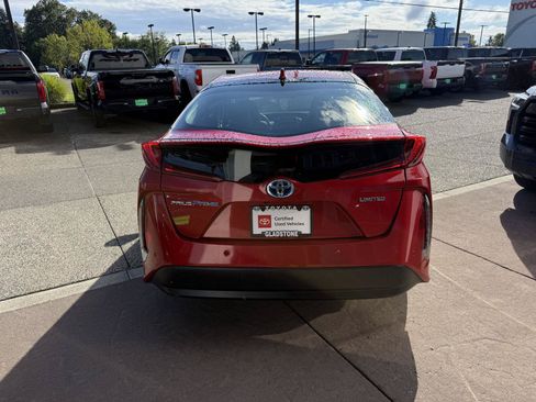 Certified 2021 Toyota Prius Prime Limited FWD image 7