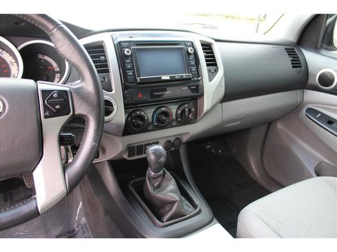Used 2015 Toyota Tacoma Pickup 4D 5 ft image 22