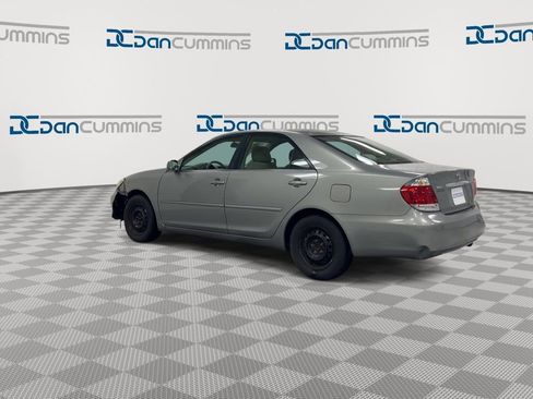 Used 2005 Toyota Camry LE FWD image 6