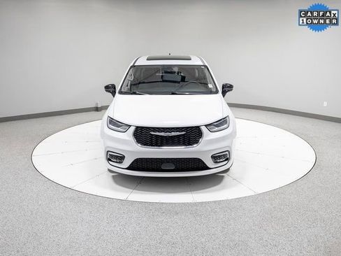 Used 2024 Chrysler Pacifica Limited FWD image 27