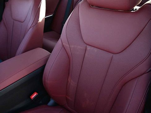 New 2026 BMW 330i Sedan w/ M Sport Package image 7