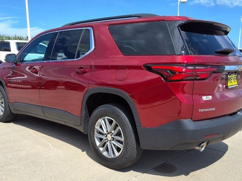 Used 2023 Chevrolet Traverse LT FWD image 6