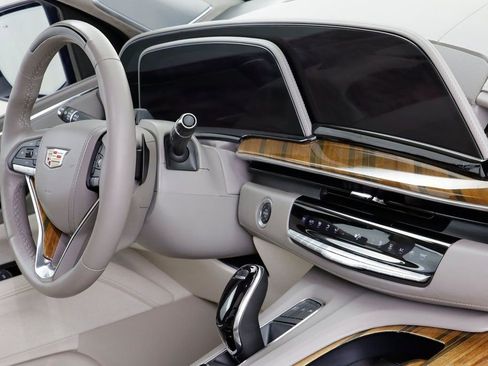 Used 2024 Cadillac Escalade Sport Platinum w/ LPO, ONYX Package image 26