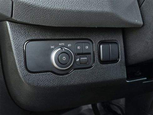 Used 2025 Mercedes-Benz Sprinter 2500 image 18