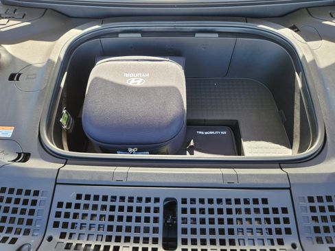 New 2026 Hyundai Ioniq 9 SE AWD/4WD image 18
