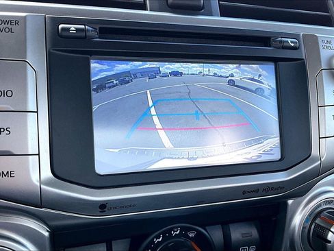 Used 2018 Toyota 4Runner SR5 AWD/4WD image 22