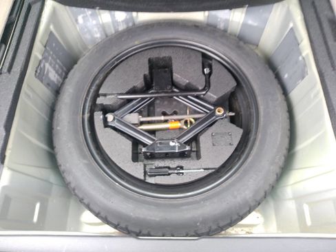 Used 2005 Subaru Outback 3.0R L.L. Bean image 24