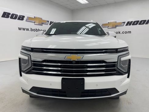 Used 2025 Chevrolet Tahoe LT AWD/4WD image 2