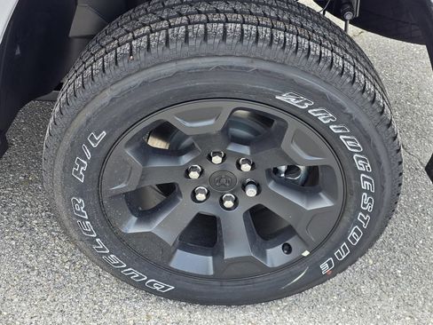 New 2026 RAM 1500 Express AWD/4WD image 32
