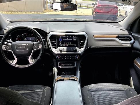 Used 2023 GMC Acadia SLE w/ Driver Convenience Package FWD image 5