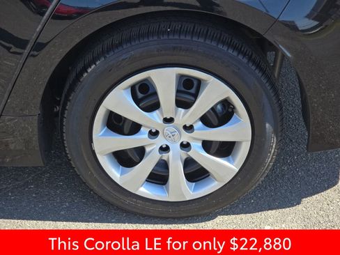 Used 2025 Toyota Corolla LE FWD image 39
