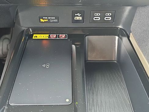 Used 2025 Toyota Camry LE image 24