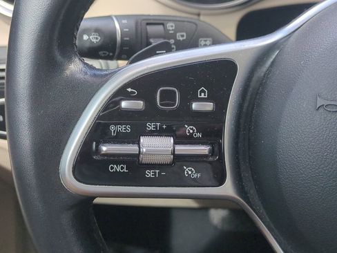 Used 2022 Mercedes-Benz GLC 300 4MATIC image 27