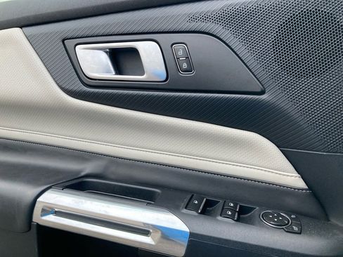 Used 2024 Ford Mustang Premium image 11