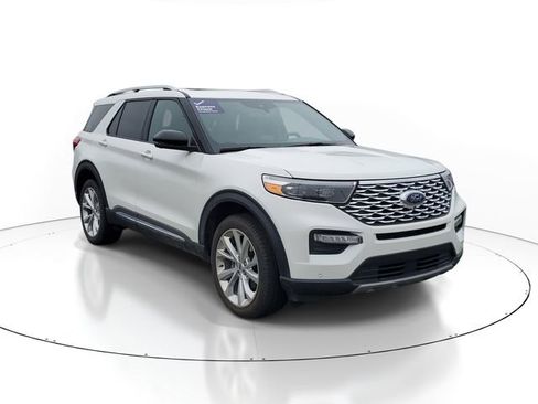 Certified 2023 Ford Explorer Platinum w/ Technology Package AWD/4WD image 2