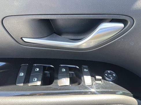 Used 2022 Hyundai Tucson Limited w/ Cargo Package AWD/4WD image 17