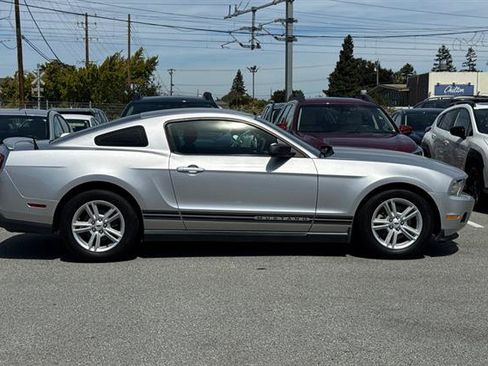 Used 2012 Ford Mustang Coupe RWD image 2