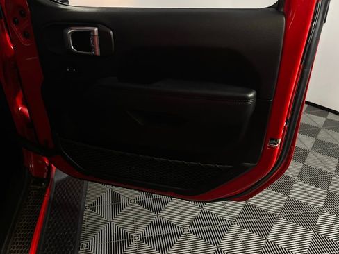 Used 2021 Jeep Wrangler Unlimited Sahara image 34