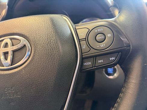Used 2018 Toyota Camry SE w/ Moonroof Package FWD image 23