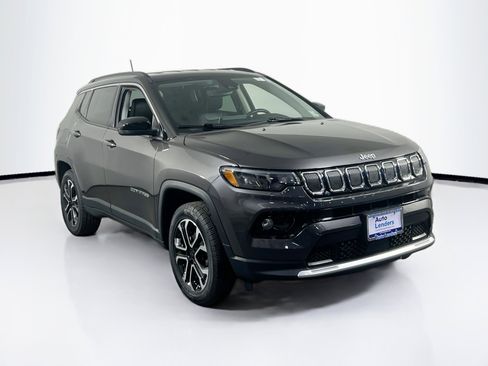 Used 2022 Jeep Compass Limited image 3
