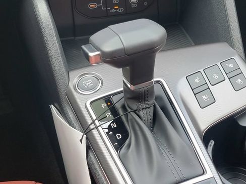 Certified 2026 Kia Sportage SX AWD/4WD image 25