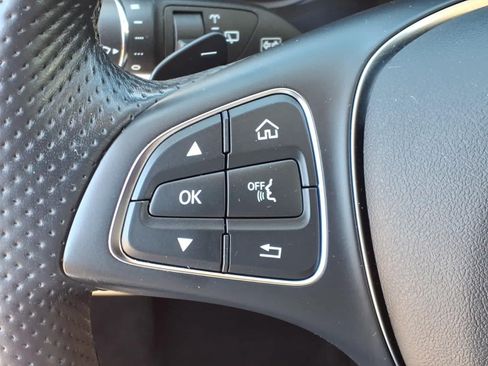 Used 2019 Mercedes-Benz GLC 350e 4MATIC image 20